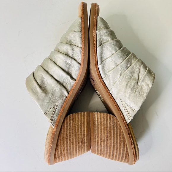 SOFFT CHRISSIE RUCHED LEATHER CHUNKY HEEL MULES SLIDES SIZE 9.5 NWOT - Picture 6 of 10